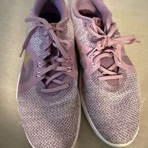 Nike Women's Lavender Knit Sneakers